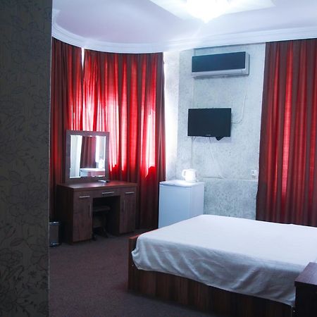 New Palace Shardeni Tbilisi Bagian luar foto