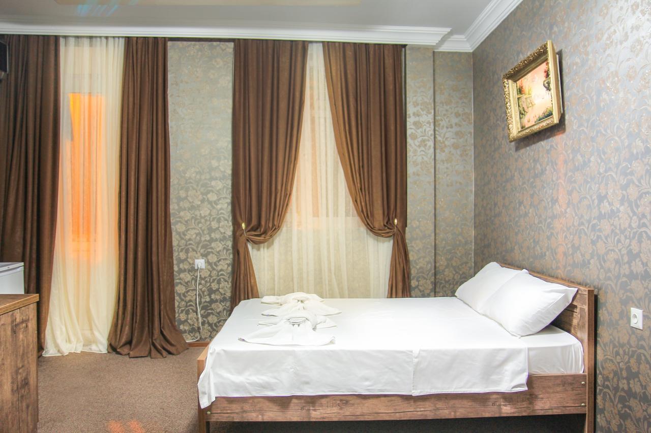 New Palace Shardeni Tbilisi Bagian luar foto